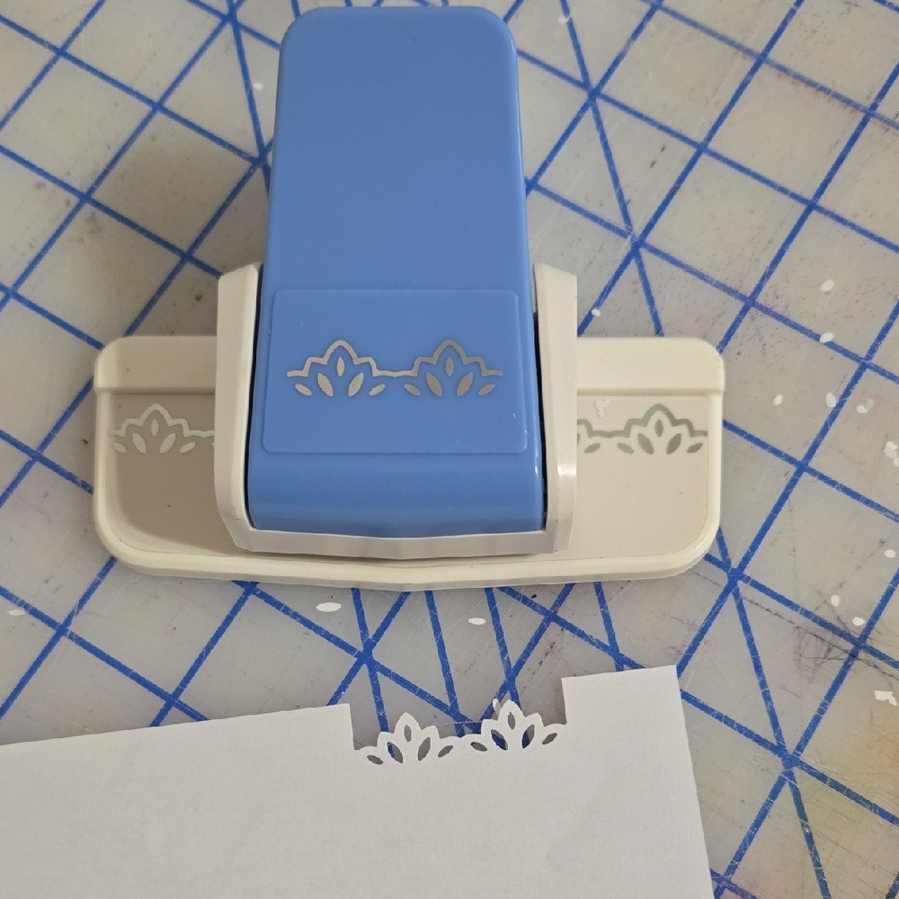 Decorative Edge Paper Punch